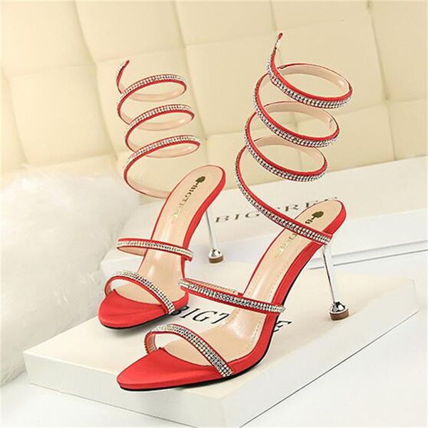 Sandales pour femmes de luxe discothèque à talons hauts femmes 8 cm sexy strass rouges romain talons aiguilles paillettes chaussures de bal