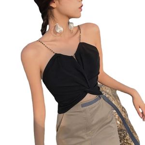 Tops sexis de sección corta para mujer, cadena de Metal, cuello colgante, sin tirantes, Color puro, reparación ahumada, tirantes pequeños de verano