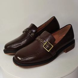 Chaussures pour femmes 22-25 cm de longueur escarpins en cuir naturel bout carré boucle femmes talons 2 couleurs chaussures noires talons pour femmes 240102