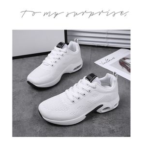 Damesschoenen Herfst 2021 Nieuwe Ademend Soft-Soled Loopschoenen Koreaans Casual Luchtkussen Sportschoen Dames PM110