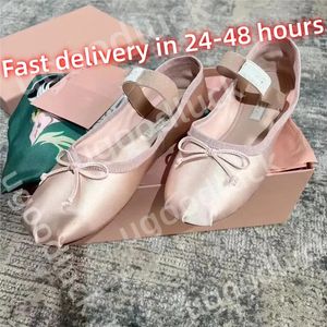 Chaussures pour femmes Paris Ballet Designer Chaussures de danse professionnelles 2024 Chaussures de ballet en satin mm semelle épaisse nœud sandales plates à chaussures simples