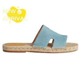 Chaussures féminines Summer Cool Slippers Designer Sandals Beach Travel Out Jupe Matching Shoes Denim Open Toe Fashion Sandale Bleu avec boîte à chaussures d'origine