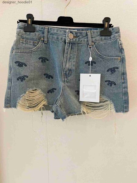 Short féminin 2024 Nouveau avec un jean à taille haute Taulle Haute Femme Fe Jean Femme Fashion High Quality Jeans pour femmes C240413