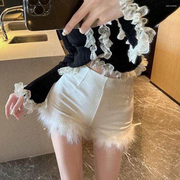 Shorts pour femmes Basic White Fur Splice Automne Hiver Tendance Mode Taille haute A-Line Design Sense Slim Fit Bodycon Pantalon court Femmes