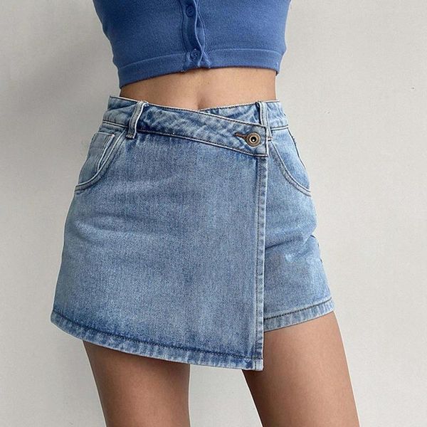 Short féminin décontracté denim haute taille une ligne avec un concept de lavage léger en deux pièces chic jeans serrés skort pour femmes