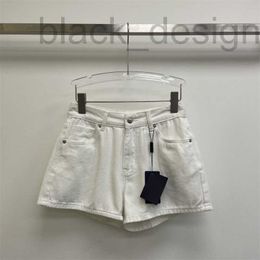 Designer de shorts pour femmes 24 printemps / été nouveau PRA triangle blanc denim polyvalent style base simple, propre, confortable, court 8p1v