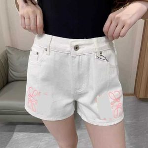 Brand de créateur de shorts pour femmes 2024 Début de printemps Nouveau étiquette rose denim Design à la mode et le haut du corps confortable, super slim Fit Povx