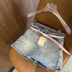 Damesshortsontwerper Zomer dames doen oude denim letter sticker hoge taille korte rok, stof heeft vorm niet bal, met riem, slanke versie van vrije tijd mode