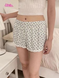 Short féminin Floral Lace Trim Femme 2024 Été élastique Boutons de taille droite pantalons courts Sweethorts Home Sweats Underwear décontracté