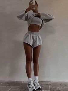 Short féminin dames sexy club de nuit porte y2k vêtements 3 pièces lettre imprimé à manches longues crop top hautement taille pour femmes streetwear sportif 230325