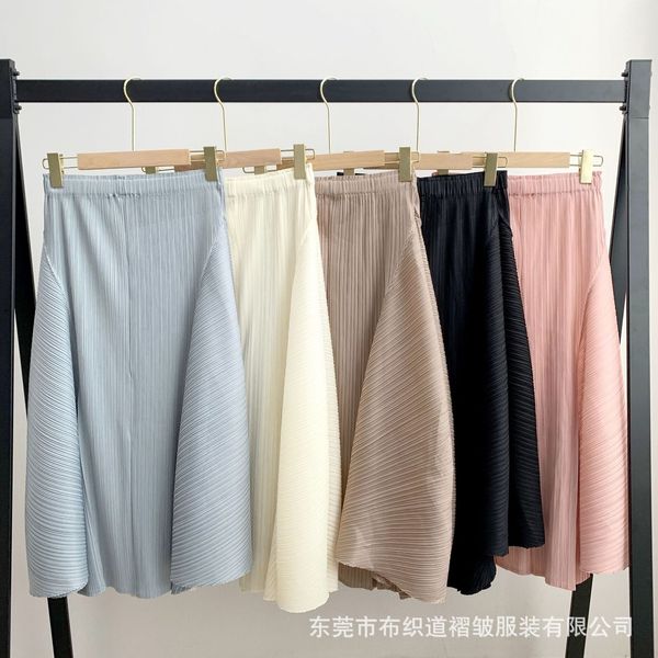 Short féminin Miyake plissé des femmes de la mode coréenne de coréen pantalon de jambe large plage 230306