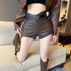 Shorts pour femmes shorts en cuir pour femmes hiver neufs hauts hauts slim spicy fille bodycon a-line short y240425