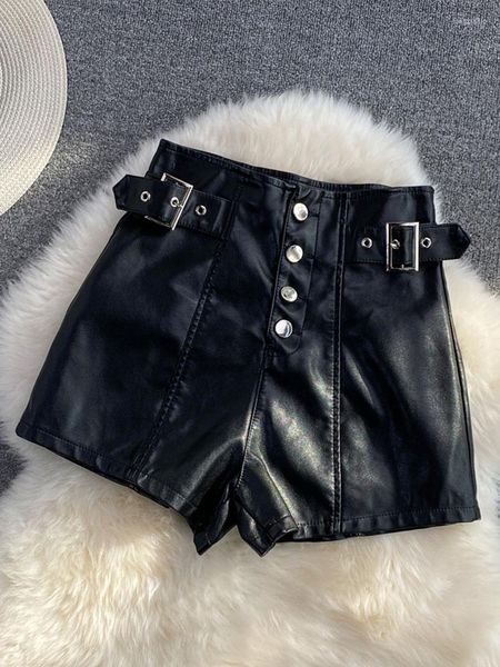 Shorts pour femmes en cuir PU femmes printemps 2023 Style coréen taille haute simple boutonnage noir mince femme pantalon court décontracté