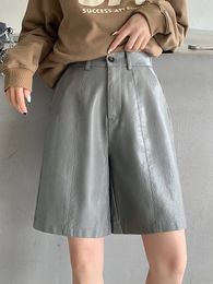 Dames shorts Qoerlin Elastische taille Bermuda Casual High Taille Pu Leather Shorts Vrouwen Spring herfst Losse zakken Wijd been Half shorts QN5135 230316