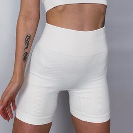 Shorts pour femmes Short de sport côtelé short de yoga pour femme salle de sport longues jambes rayé short de cyclisme sans couture contrôle abdominal exercices de fitness ajustement serré femmes 230718