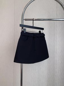 Short féminin printemps et été minceur de Secret avec une demi-jupe à outils de ceinture d'artefacts