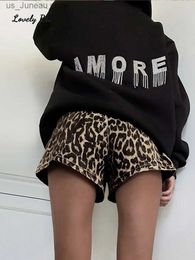 Short féminin Strt Leopard Imprimé femmes Pantalons courts de mode bouton de mode Zippers min shorts féminins 2024 printemps été y2k dame outwear t240412