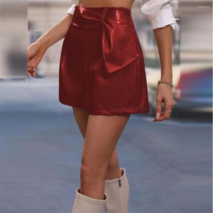 Short femme Mini jupe taille haute ceinture décor au-dessus du genou longueur Surface brillante Faux cuir a-ligne Lady Club