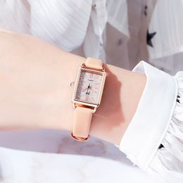 Reloj de cuarzo resistente al agua con cinturón cuadrado pequeño y purpurina de lujo retro simple a la moda para mujer