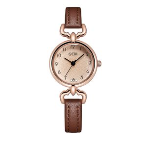 Montre étanche à quartz pour femmes, simple, légère, motif feu, petite plaque, ceinture