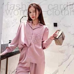 Concepteur de concepteur de sommeil pour femmes 24SS Nouveau pyjamas de soie glaciaire automne mince et haut de gamme fureur maison 2sx6