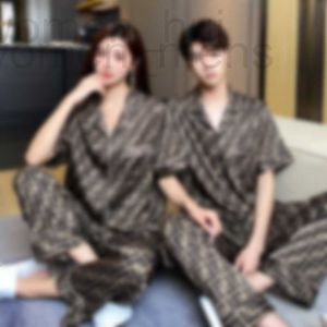 Pyjama en soie glacée de créateur Sleep Lounge pour femmes, nouveau pantalon long d'été à manches courtes pour femmes, simple et ample, vêtements de maison haut de gamme décontractés RJ65 MBZ1