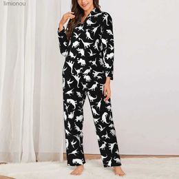 Femmes Sleep Lounge Fun Dinosaures Pyjamas Femmes Blanc sur Noir Graphique Mignon Dino Doux Maison Vêtements de Nuit Automne 2 Pièces Décontracté Oversize Pyjama EnsemblesL240122