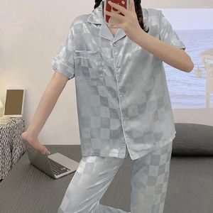 Vêtements de nuit pour femmes 2 pcs / ensembles femmes de pyjama de printemps d'été Set Silky Ice Silk Silk Plaid Imprimé à manches courtes courte