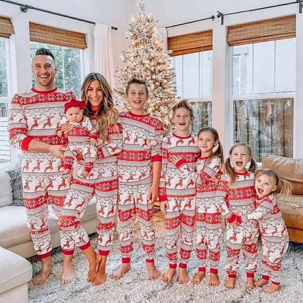 Ropa de dormir para mujeres 2023 Conjuntos de pijamas a juego de la familia Navidad Navidad Ropa roja Traje de casa Tops Pantalones Padre Madre Niños Bebé