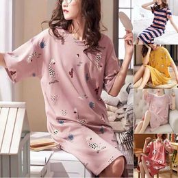 Sleepwear féminin 2024 Fashion Womens Nightshirt Robe Night Cartoon Couettes à manches courtes Pyjama imprimé de nuit à manches courtes