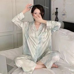 Vêtements de nuit pour femmes 2pcs pyjamas minces de glace brisée bleue lâche imprimé à manches longues cardigan pantalon de jambe large pijama pour femmes