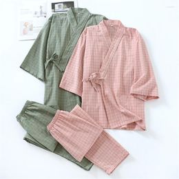 Vêtements de nuit pour femmes 3 couleurs pyjamas japonais kimono Yukata ensemble hommes femmes été coton plaid manches courtes peignoirs en vrac couple amant