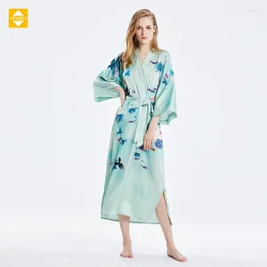 Ropa de dormir para mujer Bata tipo kimono larga de seda auténtica de Hangzhou para un uso cómodo en el hogar - Disponible con reserva