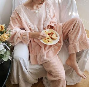 Dames slaapkleding herfst winter vrouwen lolita gestreepte fluwelen pyjama sets. Lace tops lange broek.
