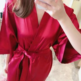 Vêtements de nuit pour femmes Robe matinale en V V Couleur solide Robe Robe Nightgown Cardigan Sleepdress Vaies Kimono Rayon Summer Bathrobe
