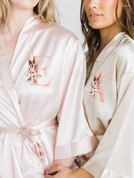 Dames slaapkleding bruidsmeisje gewaden bruids bloemen gepersonaliseerde gewaad satijnen team bruid kimonos klaar met bruiloft kleedjurk