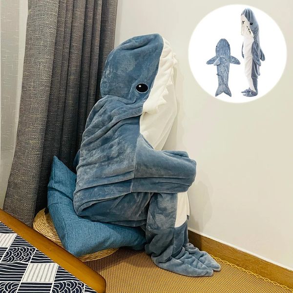 Vêtements de nuit pour femmes Cartoon Shark Sac de couchage Pyjamas Bureau Nap Couverture Karakal Haute Qualité Tissu Sirène Châle Pour Cadeau De Noël 231127