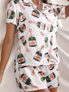 Ropa de dormir para mujer Botellas de champán Botón Pijama Set 2024 Mujeres Verano Moda Impresión Vacaciones Retro Harajuku Manga corta Camiseta casual