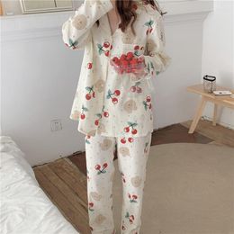 Vêtements de nuit pour femmes Pyjamas imprimés cerises Ours Dessin animé Automne Hiver Costume Femmes Coton Gaze Pyjama Ensemble Homewear Pantalon Respirant Doux L807