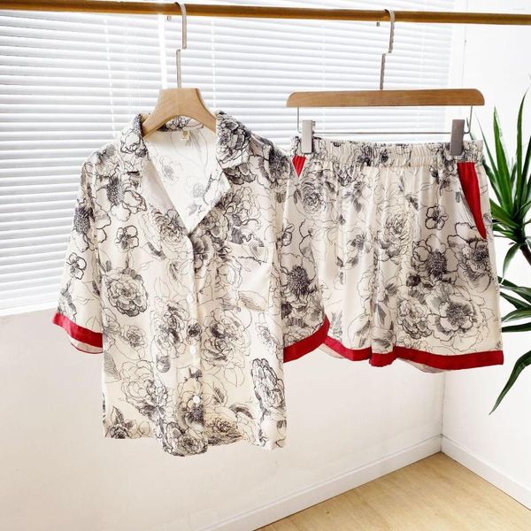 Vêtements de nuit pour femmes Peinture à l'encre de Chine Bord rouge Short à manches courtes PYJAMA Cher Satin Léger Femmes Confortable Maison Vêtements Deux Pièces