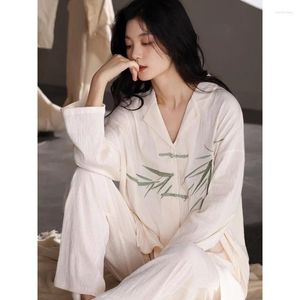 Vêtements de nuit pour femmes pyjamas décontractés rétro chinois Femmes Spring and Automne Sweet Couleur solide de style paresseux pantalon à manches longues combinaison