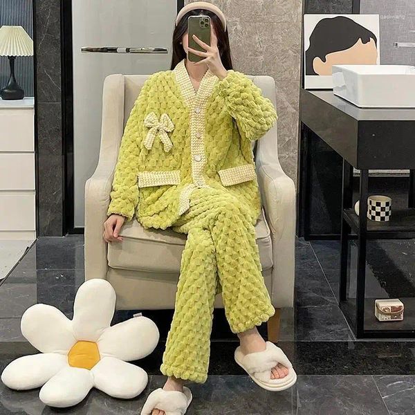 Vêtements de nuit pour femmes Coral Velvet Pajamas Set Sweet Beld Bow Long Manche à manches à domicile Bouton Fashion Vêtements hiver