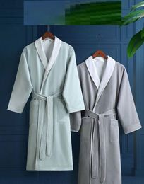 Vêtements de nuit pour femmes Coton Peignoir d'hiver Hommes Bleu Manches confortables Porter Robe de bain Taille String épais chaud maison robe de chambre kimono manteaux