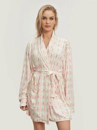 Vêtements de nuit pour femmes Mode Femmes Printemps Automne Robe de nuit à manches longues Revers Ceinturé Chemise de nuit florale avec poches respectueuses de la peau