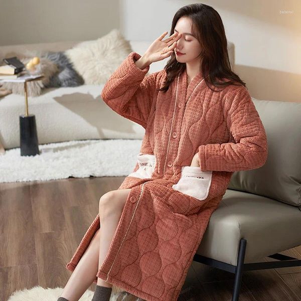 Flanelle pour femmes en flanelle matelassée robes féminines épais 3Layers Coral Bathrobe Velvet Velvet Femmes V-Neck Button Cardigan Kimono