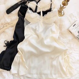 Vêtements de nuit pour femmes Vêtements de nuit français Lingerie Sexy Femmes Chemises de nuit Dos nu Bracelet de beauté Soutien-gorge sans fil Robe de sommeil en satin de dentelle fine