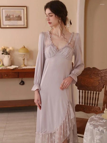 Vêtements de nuit pour femmes Français Printemps Longue Soie Col V Chemise de nuit Femmes Fée Dentelle Split Volants Pyjamas Romantique Victorien Vêtements de Maison