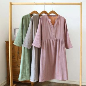 Vêtements de nuit pour femmes Porte-toits de coton pour femmes robe d'été nocturne couleur V-Neck Simple Loose Nightgown Home Fashion