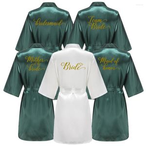 Vêtements de nuit pour femmes Green Wedding Party Team Robe de mariée avec des lettres d'or Mère Maid d'honneur Kimono Satin Pyjamas Demoiselle d'honneur Peignoir