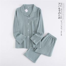 Vêtements de nuit pour femmes pantalons à manches longues en crêpe de coton japonais pour hommes pyjamas printemps et automne couple mince service à domicile costume dames pyjamas 230314